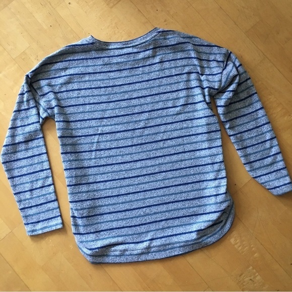 LAST CHANCE! LEE Striped, Lightweight Knit Top, Soft, Cozy, Size M - Picture 3 of 12